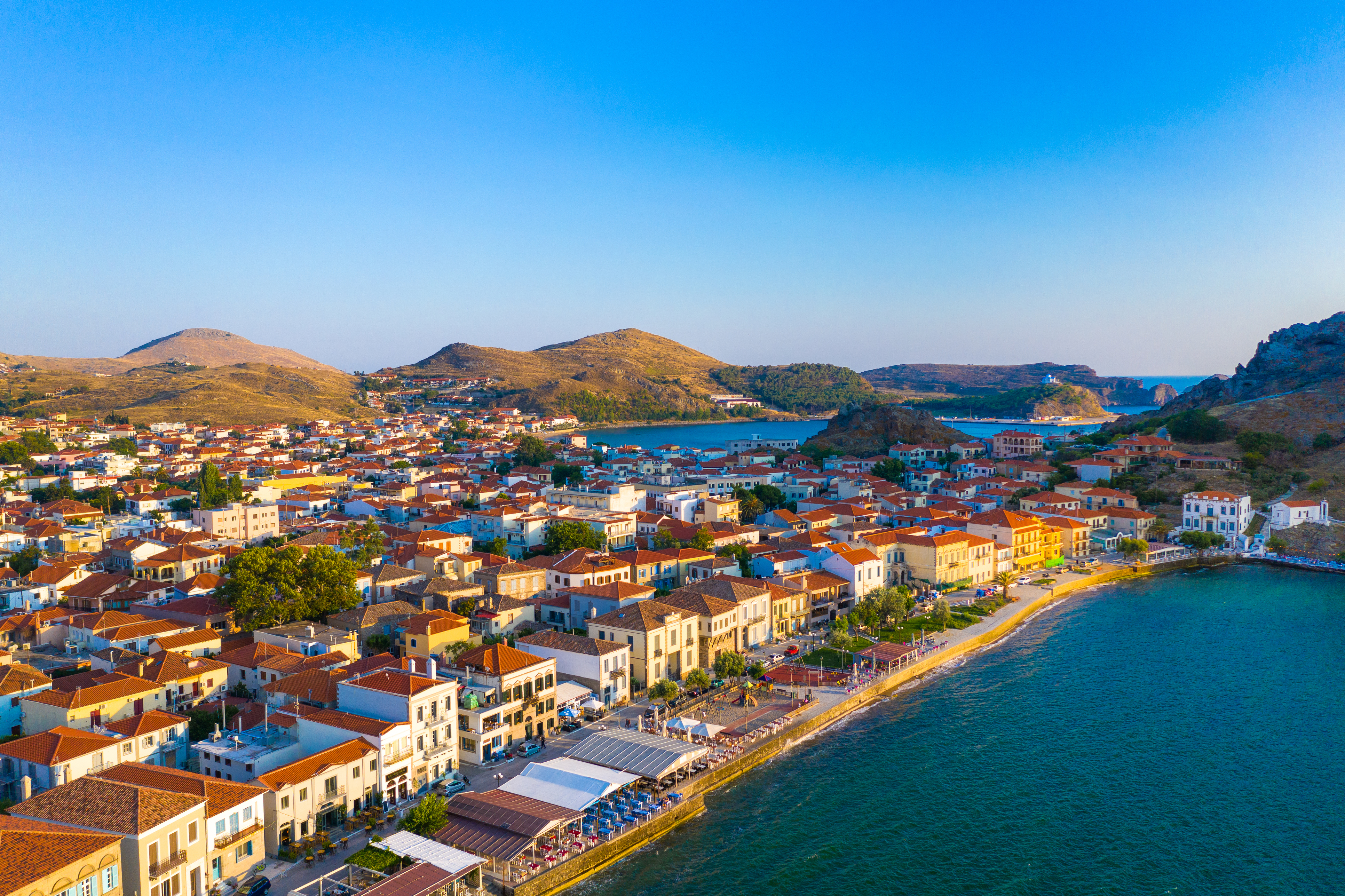 26 μέρη για να φας καλά στο Βόρειο Αιγαίο και στα Δωδεκάνησα