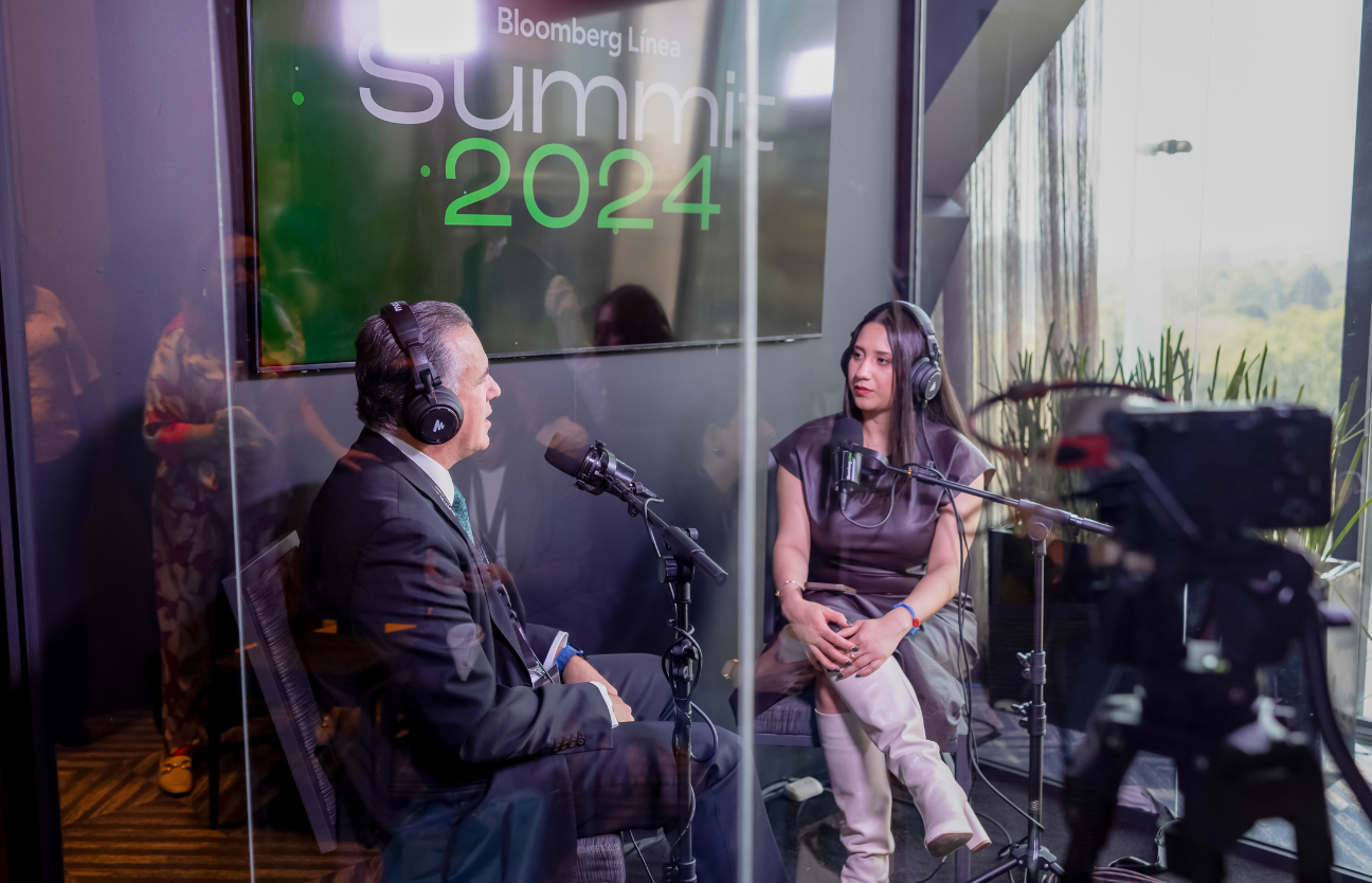 Stage: Startup CEO and Hardware Engineer Present New Product. Speakers Lead Lecture on Business, Science, Technology, Entrepreneurship, Health, Ecology, Development, Leadership and all Things Digital