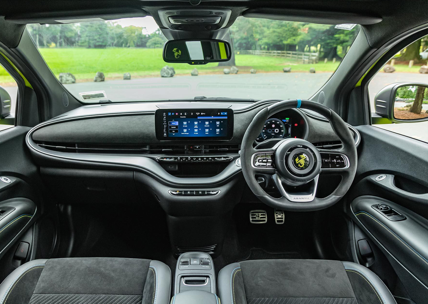 Abarth 500e interior