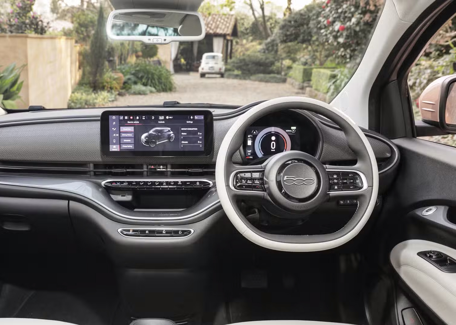 Fiat 500e interior