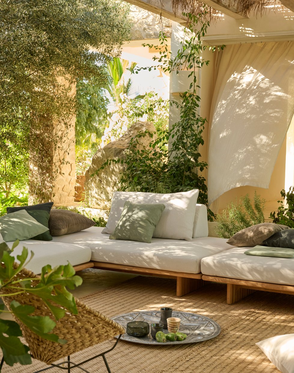 How to Bring the Art of Outdoor Living to Your Home