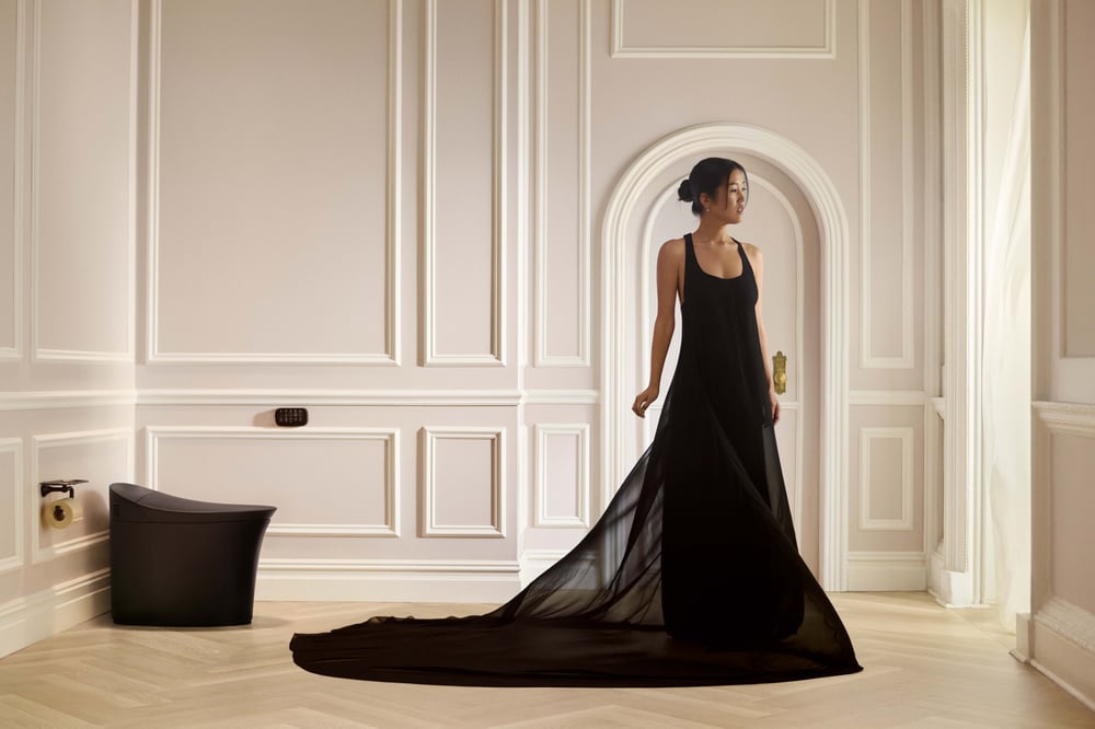 dress that changes design Exhibit showcases fashion designs that change with movement