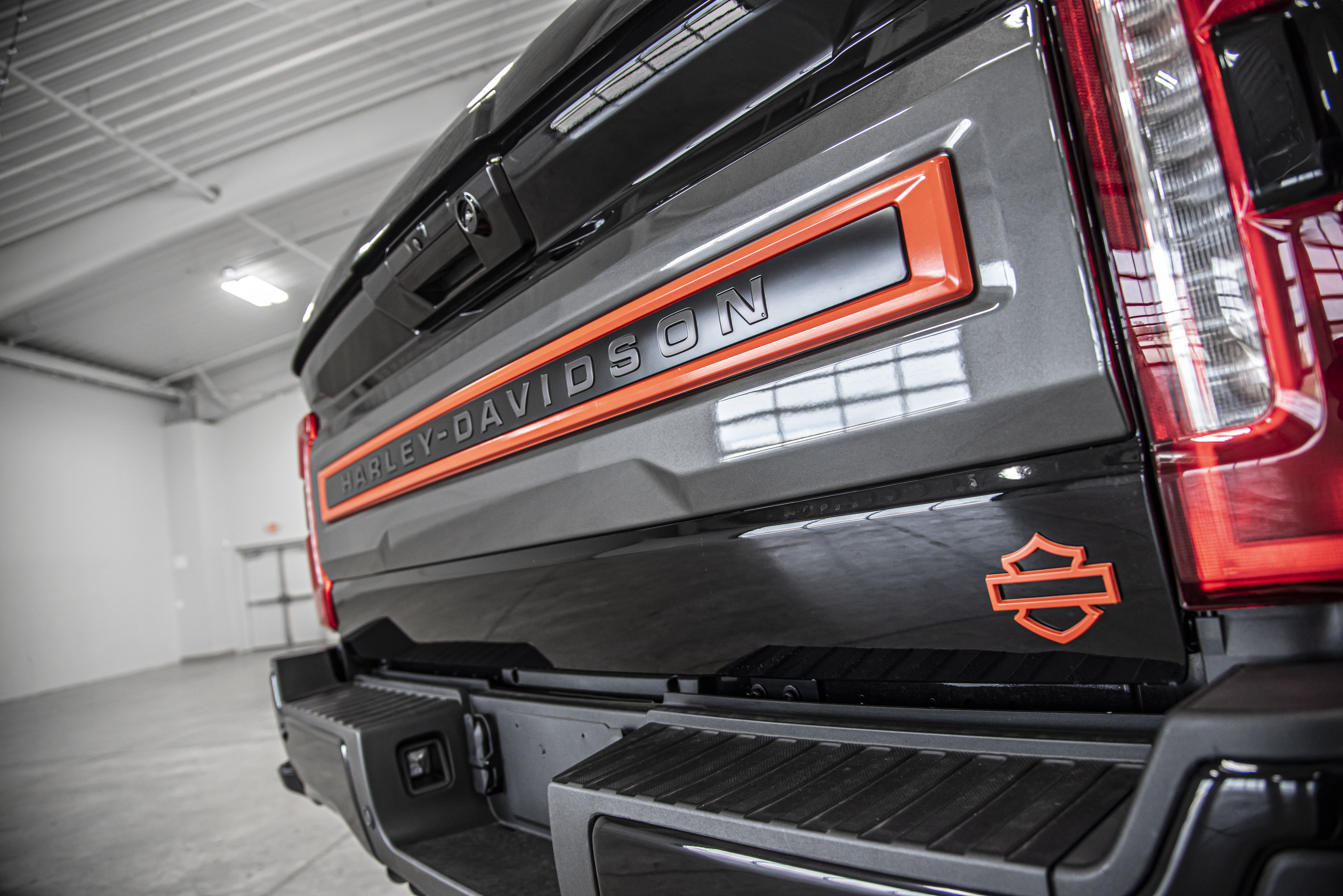 The dark gloss tailgate clad with integrated Harley-davidson trucks Badging
