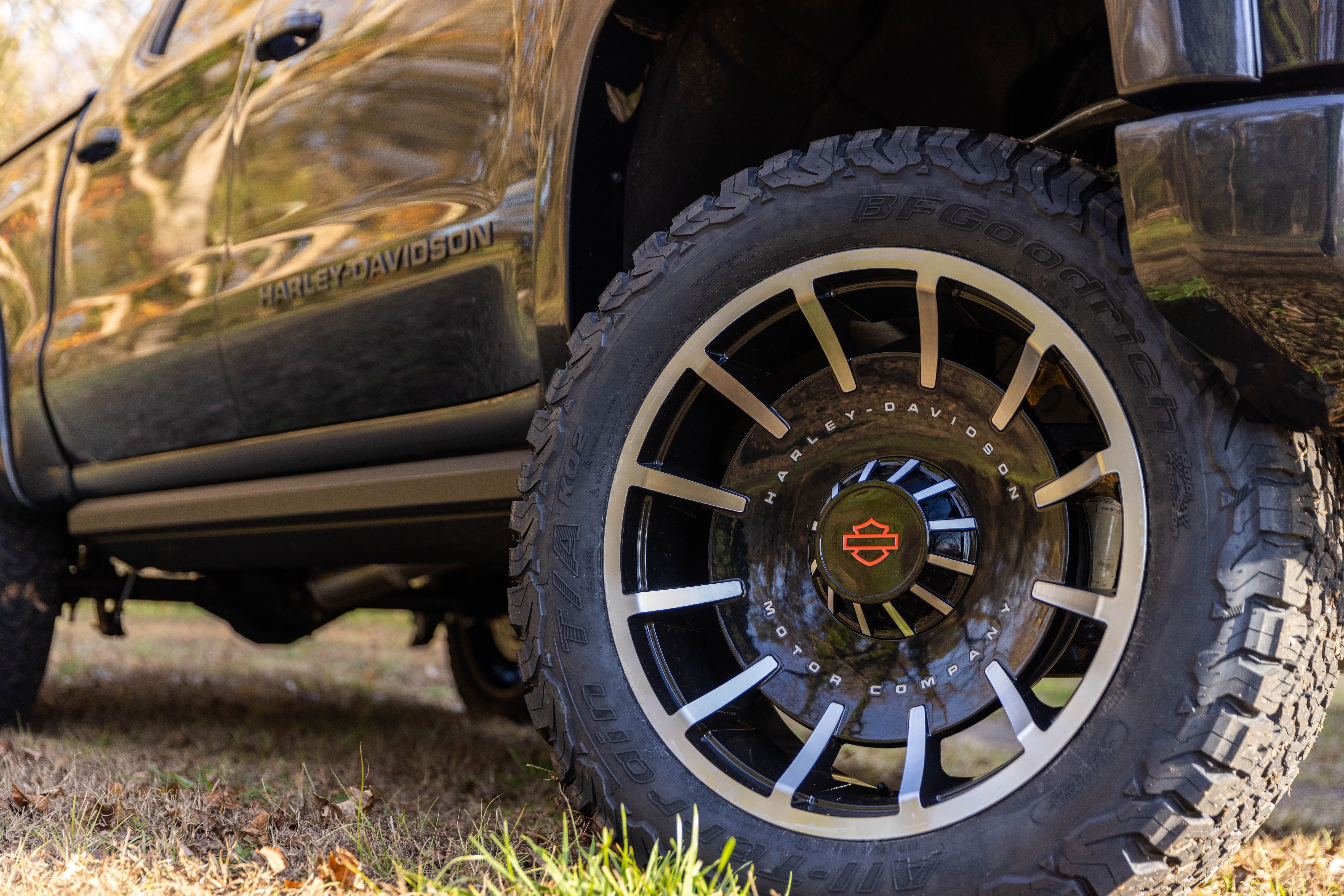 Custom harley- davidson trucks FatBoyTM black and milled wheels- FOX Factory Vehicles