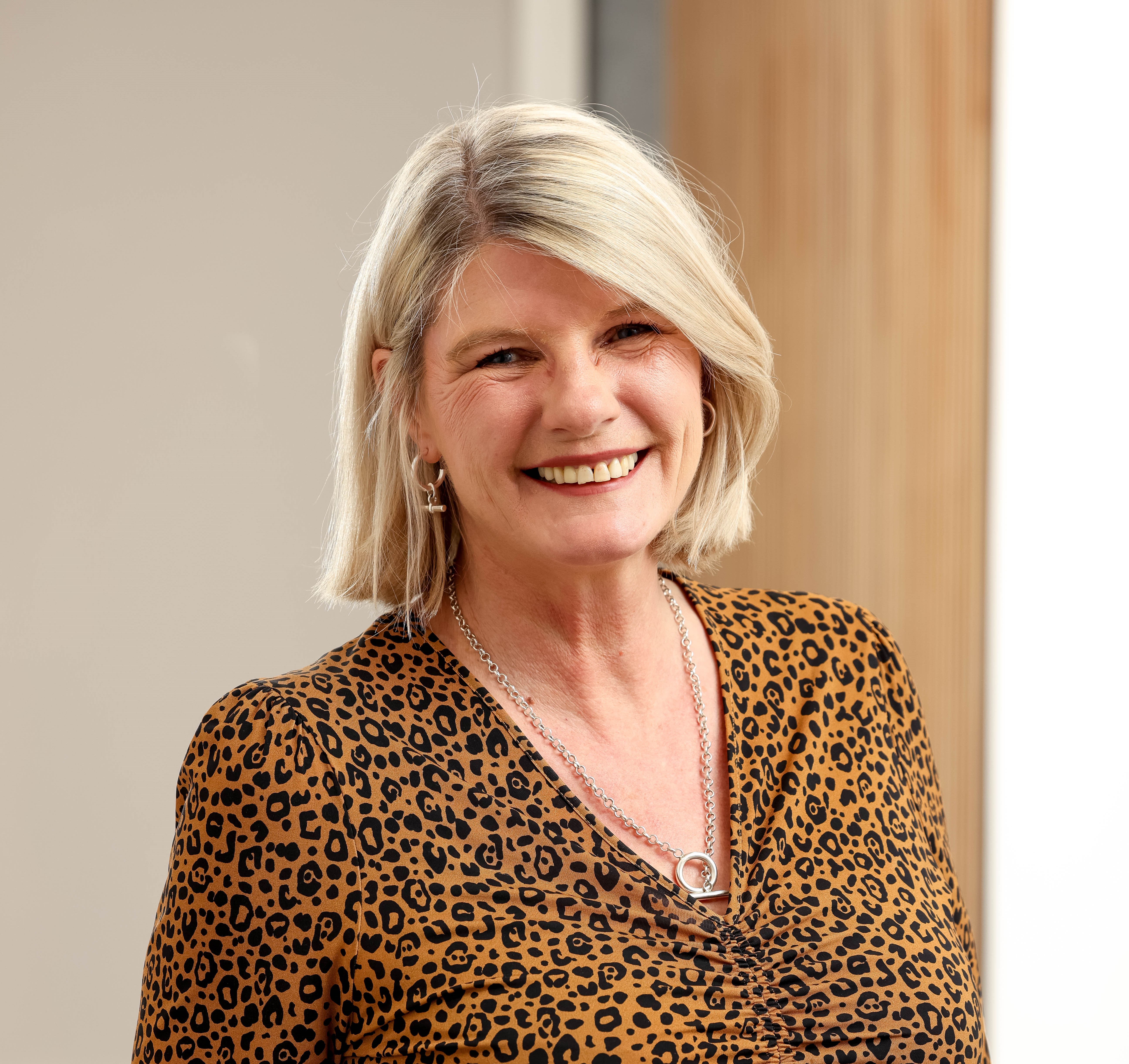 Lynne Norledge headshot