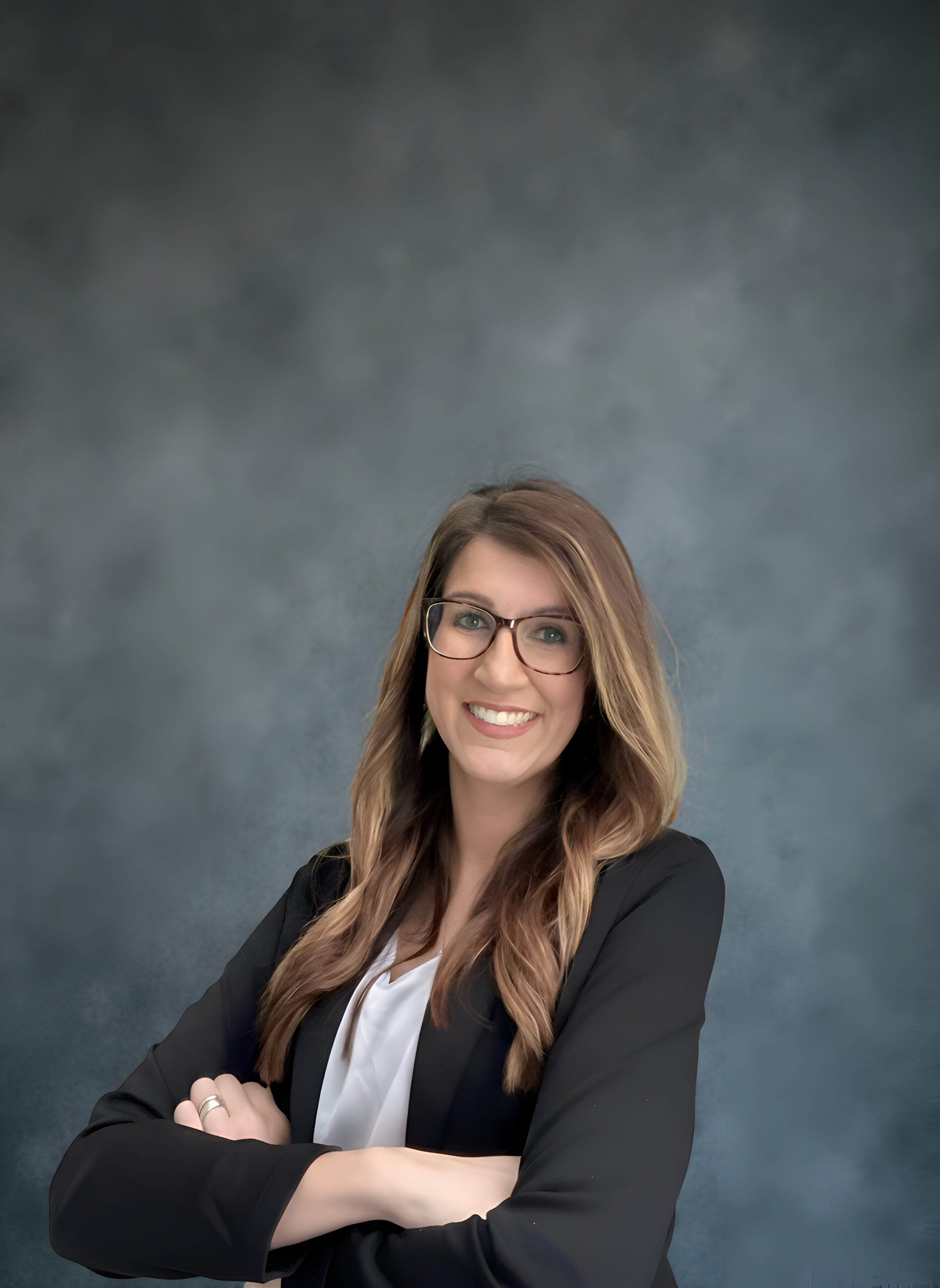 Lindsay Lomax headshot