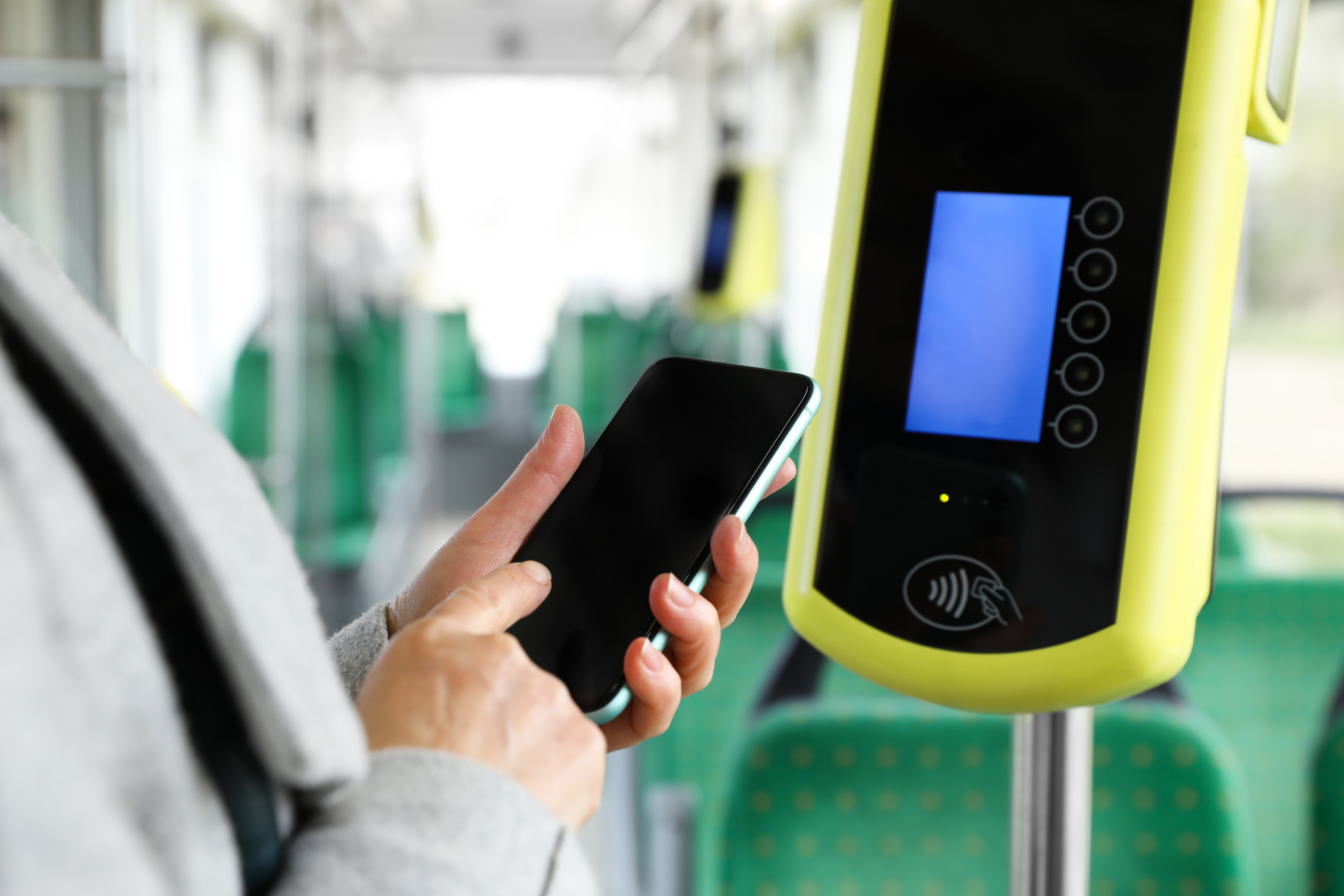 Contactless payment on transit vehicle