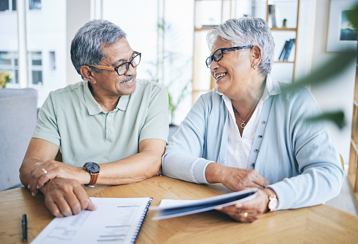 Image of a couple creating a spending plan