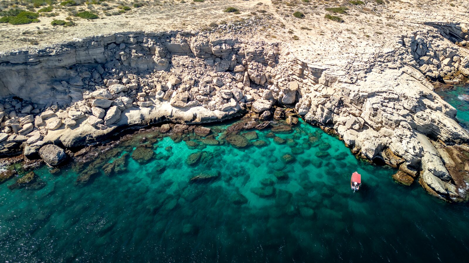 Curvy lines of public Library Oodi in Helsin