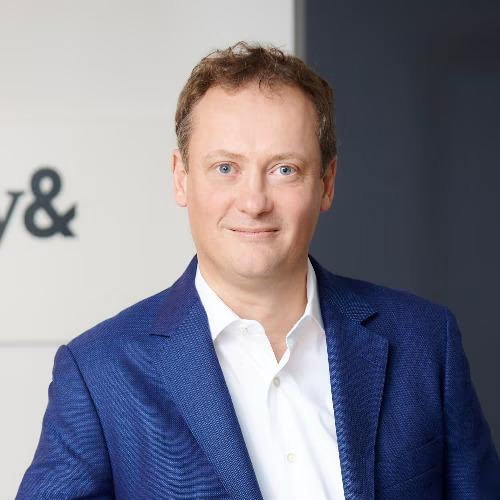 Headshot of Harald Dutzler