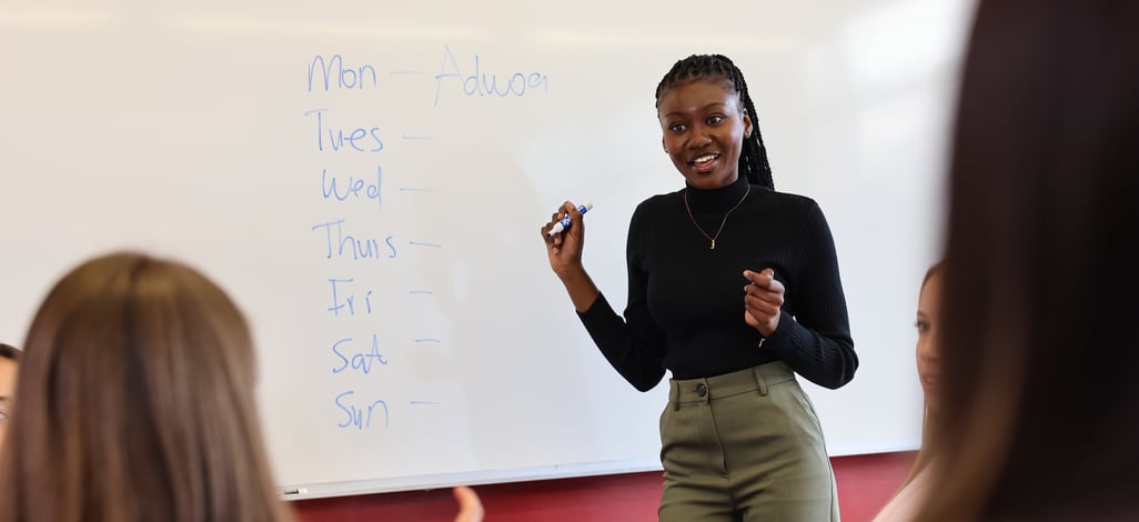 https://media.ceros.com/suffolk-university/images/2024/12/12/57b91d5fd773e5aef2f9f993d0d8fc42/20230922-studentphotoshoot-mjc-1484.jpg?crop=6379%2C2924%2Cx948%2Cy941&fit=bounds&imageOpt=1&width=1026